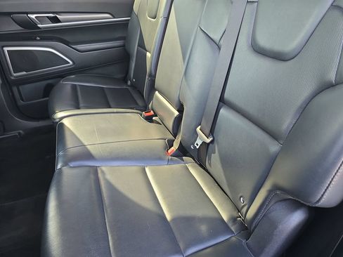Used 2020 Kia Telluride LX FWD image 25