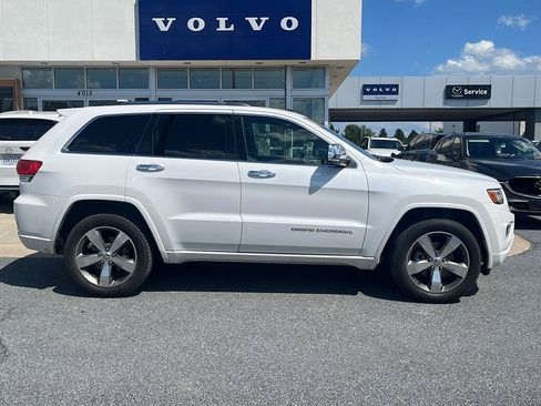 Used 2016 Jeep Grand Cherokee Overland AWD/4WD image 4