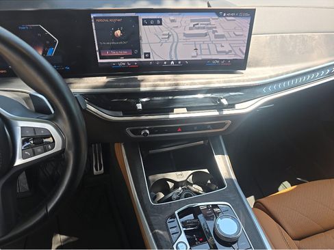 Used 2025 BMW X5 xDrive50e w/ Executive Package AWD/4WD image 10