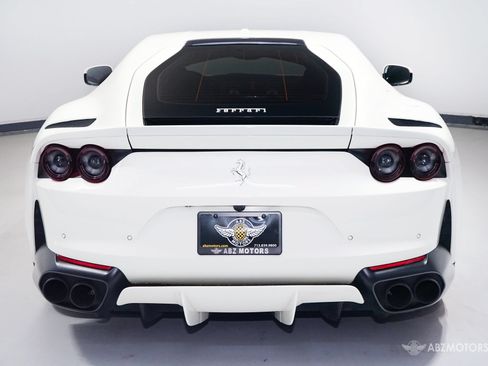Used 2019 Ferrari 812 Superfast RWD image 7