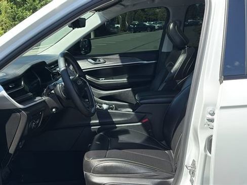 Used 2024 Jeep Grand Cherokee Limited 4xe AWD/4WD image 10