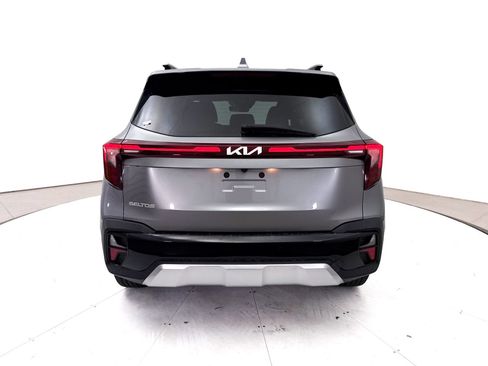 Certified 2024 Kia Seltos EX FWD image 16