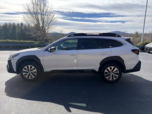 Used 2025 Subaru Outback Premium w/ Popular Package #1 image 15