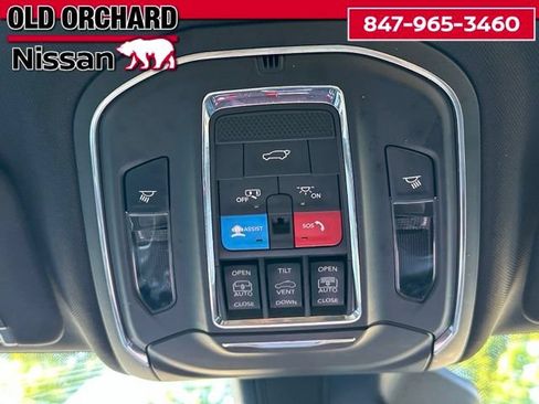 Used 2024 Jeep Grand Cherokee L Limited w/ Black Appearance Package AWD/4WD image 19
