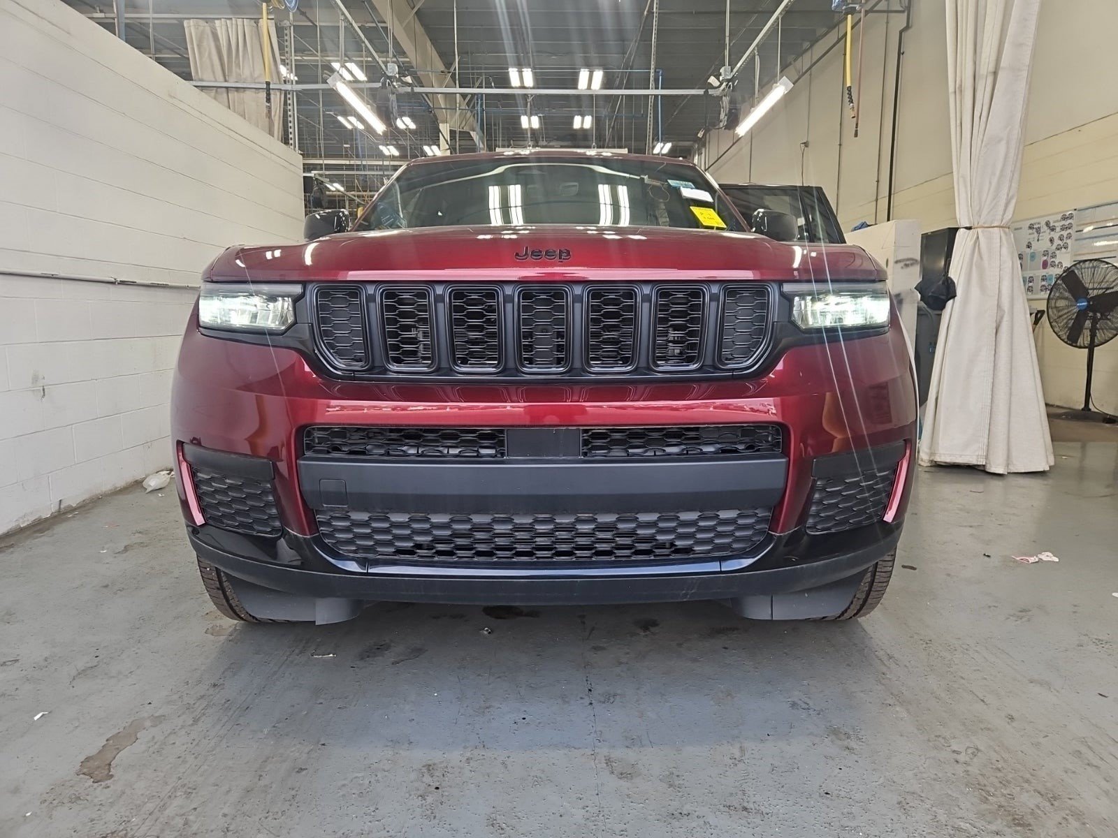 Used 2025 Jeep Grand Cherokee L Laredo AWD/4WD image 3