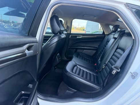 Used 2020 Ford Fusion SEL FWD image 24