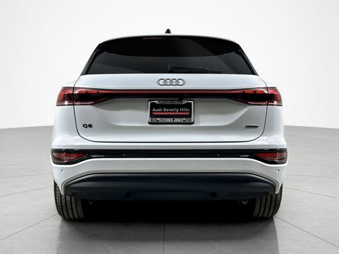 New 2025 Audi Q6 e-tron Premium image 5