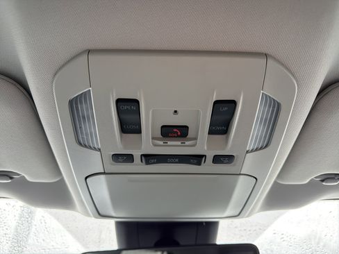 Used 2024 Toyota Highlander XLE image 23