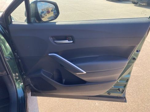 Used 2024 Toyota Corolla Cross XLE image 21