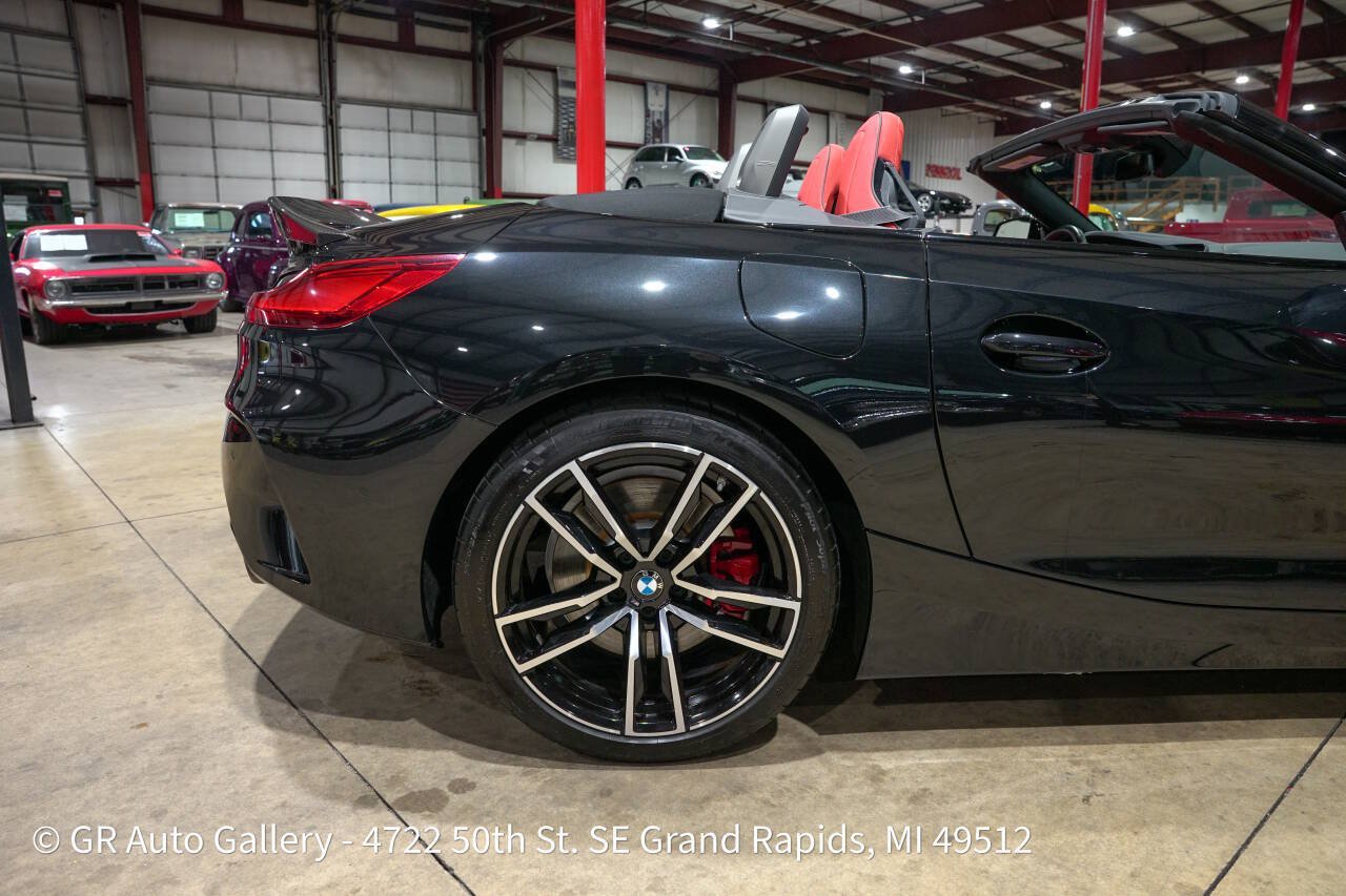 Used 2024 BMW Z4 M40i w/ Premium Package RWD image 9