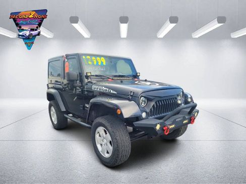 Used 2011 Jeep Wrangler Sahara AWD/4WD image 3