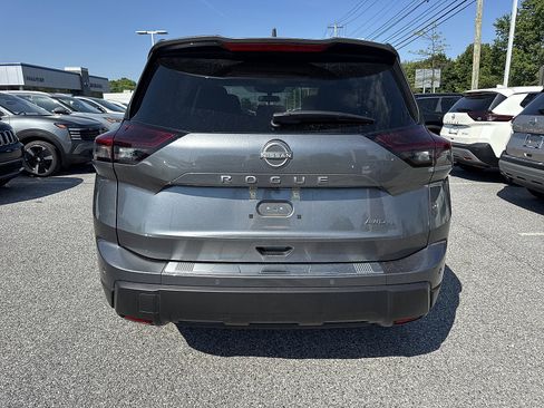 Certified 2025 Nissan Rogue SV w/ SV Premium Package AWD/4WD image 4