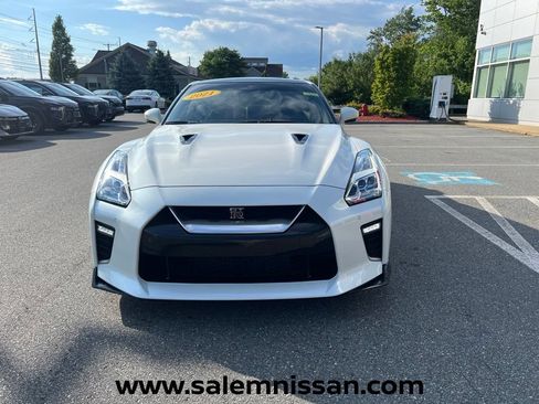 Used 2021 Nissan GT-R Premium AWD/4WD image 2