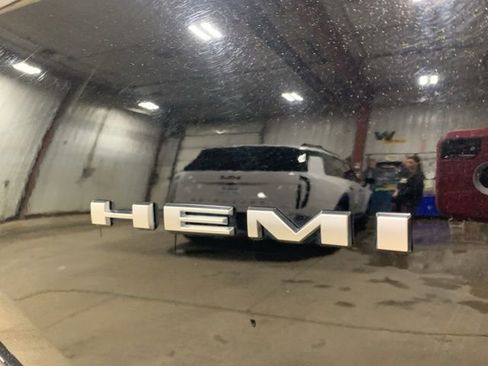 Used 2025 Dodge Durango R/T AWD/4WD image 36