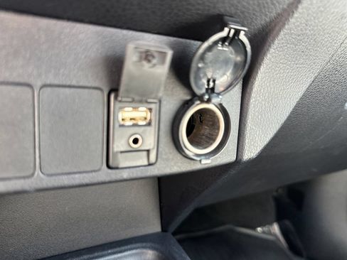 Used 2017 Toyota RAV4 XLE AWD/4WD image 21