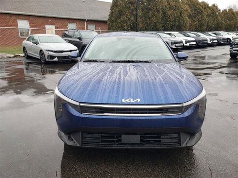 New 2025 Kia K4 LXS image 2