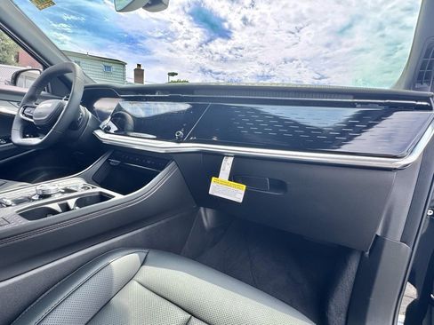 New 2025 Jeep Wagoneer S Limited image 18