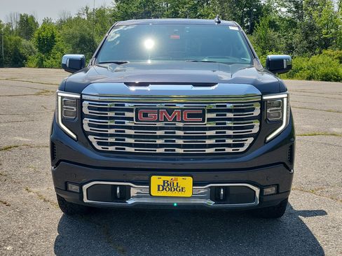 Used 2025 GMC Sierra 1500 Denali w/ Technology Package AWD/4WD image 2