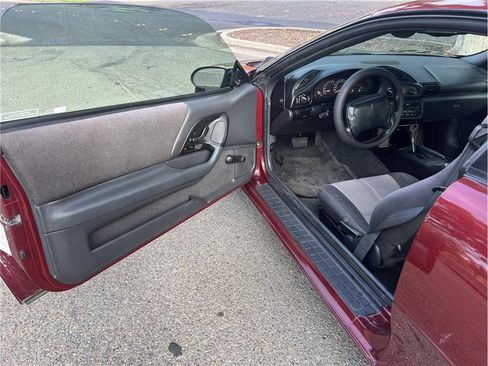 Used 1994 Chevrolet Camaro LT image 9