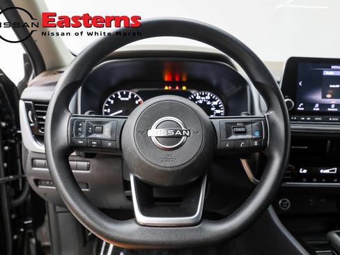 Used 2022 Nissan Rogue SV image 13