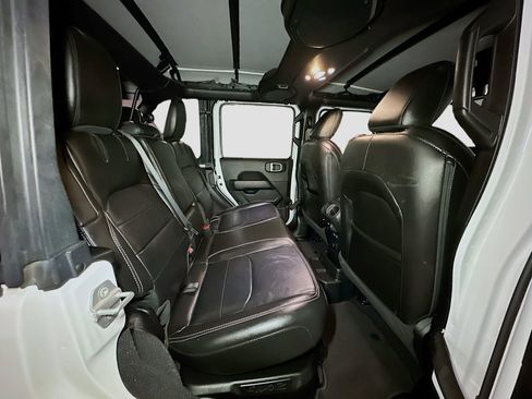 Used 2023 Jeep Wrangler Unlimited Sahara w/ Cold Weather Group AWD/4WD image 35