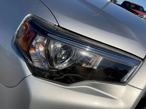 Used 2022 Toyota 4Runner Limited image 8