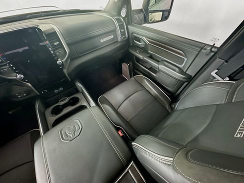 Used 2025 RAM 2500 Laramie AWD/4WD image 11