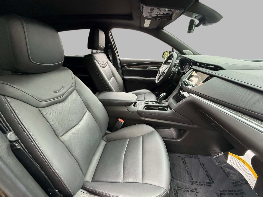Certified 2026 Cadillac XT5 Sportv w/ LPO, Floor Liner Package AWD/4WD image 14