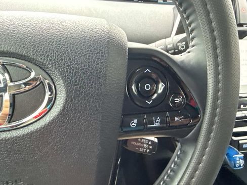 Used 2022 Toyota Prius image 37