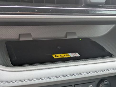 Used 2024 Toyota Highlander XLE FWD image 36