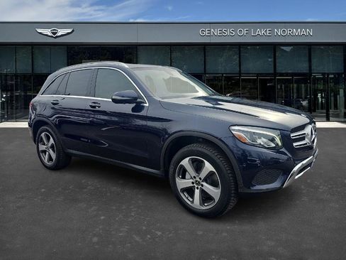 Used 2019 Mercedes-Benz GLC 300 4MATIC image 2