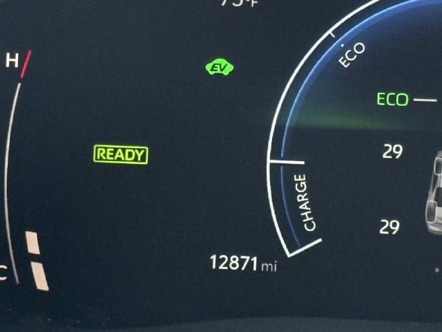 Used 2025 Toyota Camry SE FWD image 16