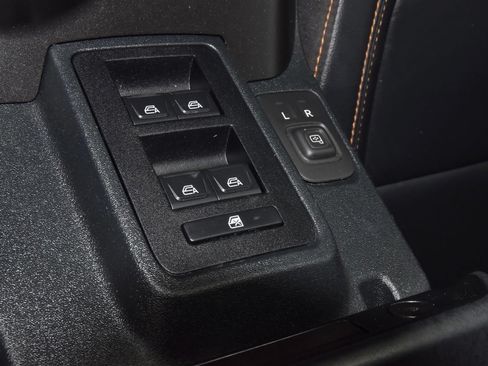 Used 2023 Ford Bronco Badlands AWD/4WD image 35