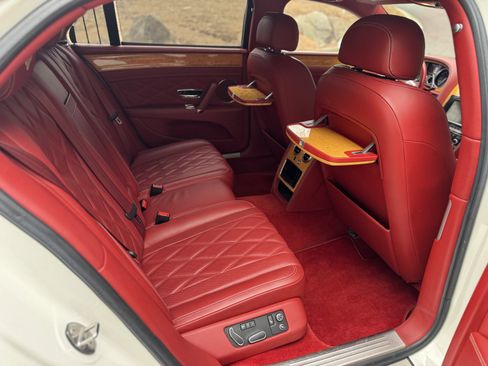 Used 2016 Bentley Flying Spur V8 image 35
