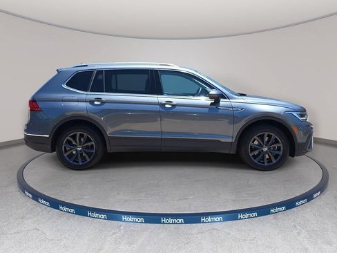 Used 2022 Volkswagen Tiguan SE FWD image 5