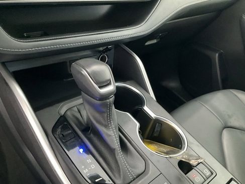 Used 2022 Toyota Highlander XLE image 13