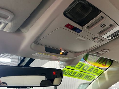 Used 2018 Subaru Outback 3.6R Limited image 16