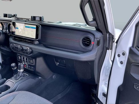 Used 2026 Jeep Wrangler Rubicon AWD/4WD image 18
