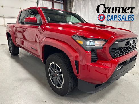 Used 2025 Toyota Tacoma TRD Sport AWD/4WD image 1