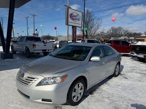 Used 2009 Toyota Camry 4d Sedan Auto image 8