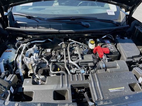 New 2025 Nissan Kicks SV image 28