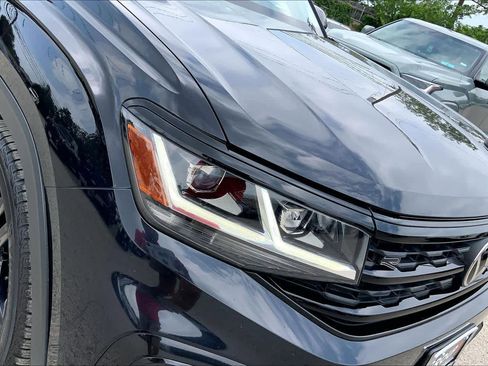 Used 2023 Volkswagen Atlas SEL R-Line AWD/4WD image 28