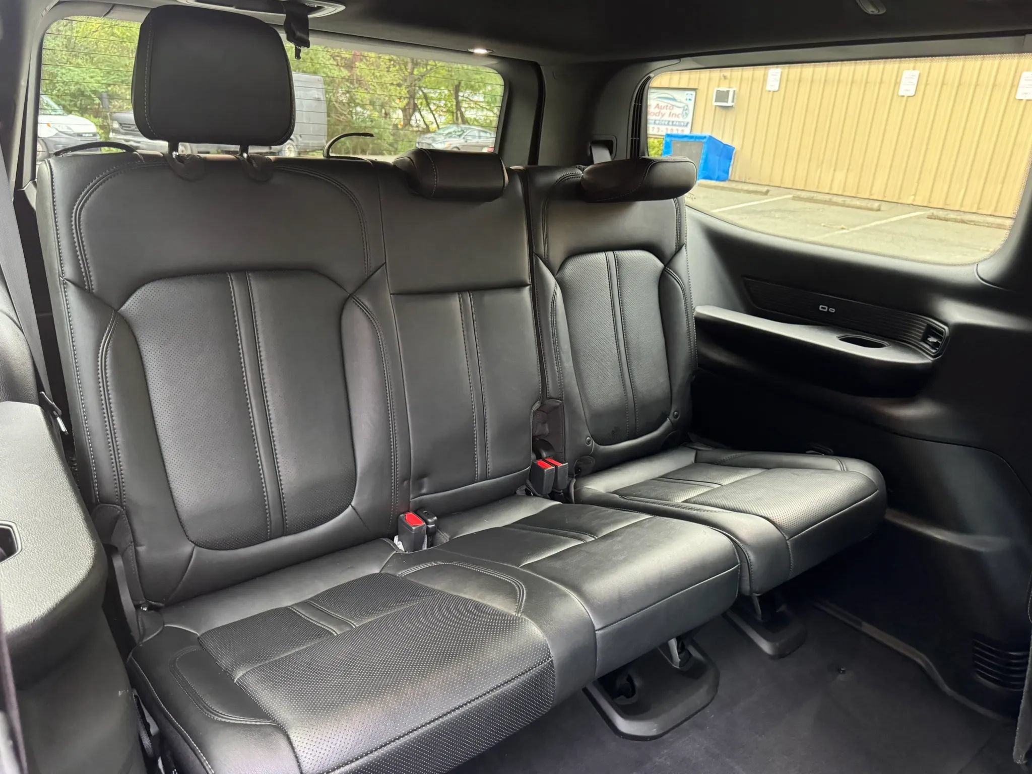 Used 2025 Jeep Wagoneer Series II AWD/4WD image 12