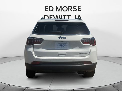 Used 2021 Jeep Compass Limited FWD image 4