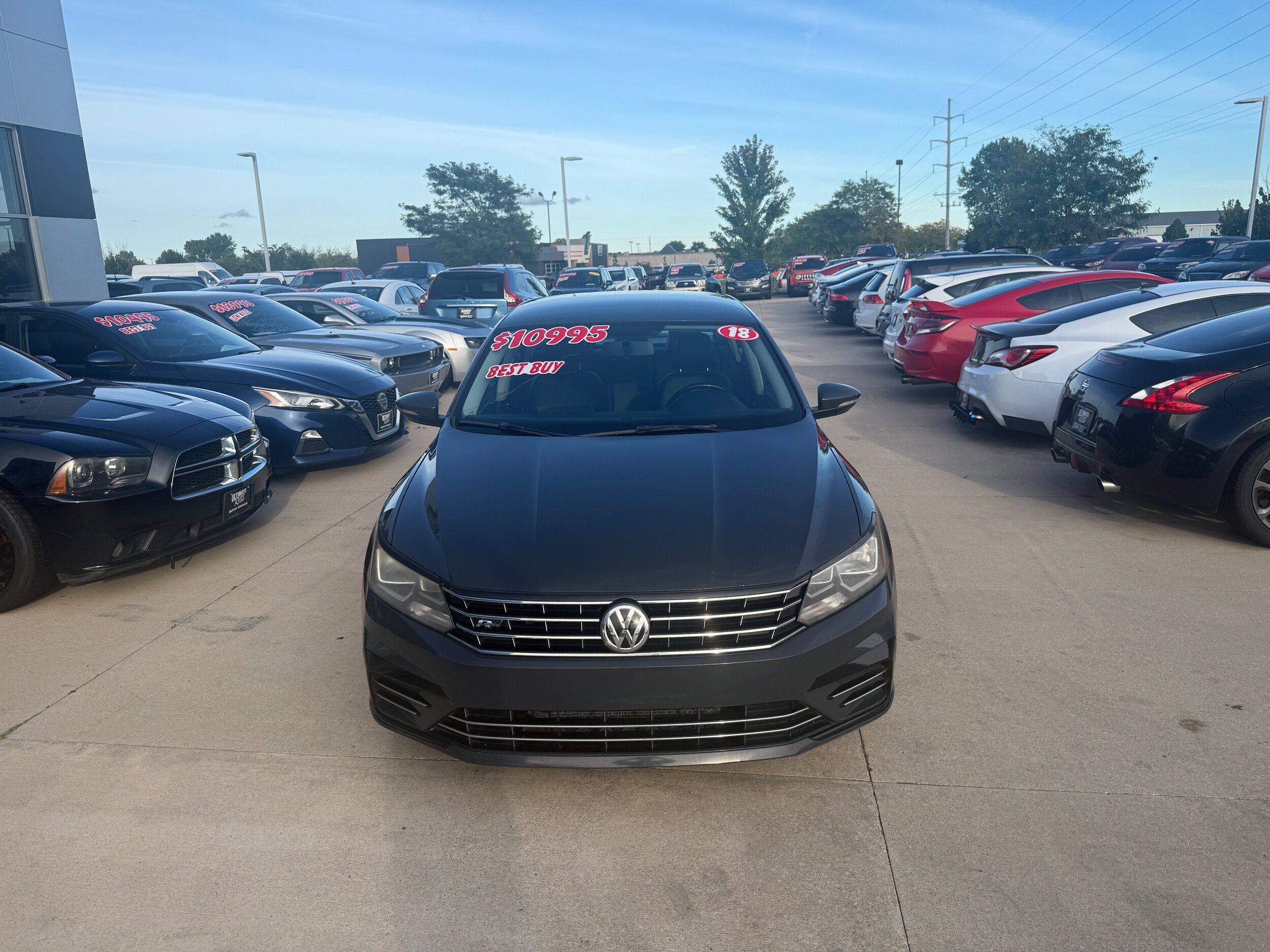 Used 2018 Volkswagen Passat 2.0T R-Line FWD image 2