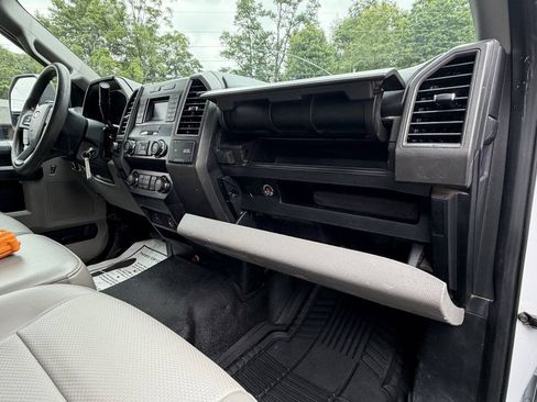 Used 2019 Ford F550 4x4 Regular Cab Super Duty image 28