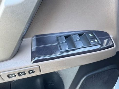 Used 2020 Lexus GX 460 Premium w/ Premium Package image 5