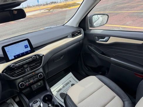 Used 2022 Ford Escape Titanium w/ Titanium Elite Package AWD/4WD image 19