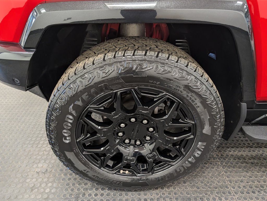 Used 2025 GMC Hummer EV 2X AWD/4WD image 10