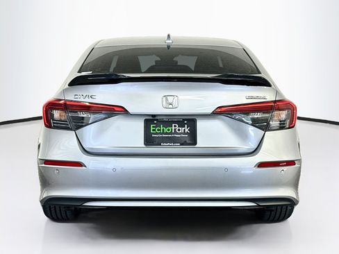 Used 2023 Honda Civic Touring image 7